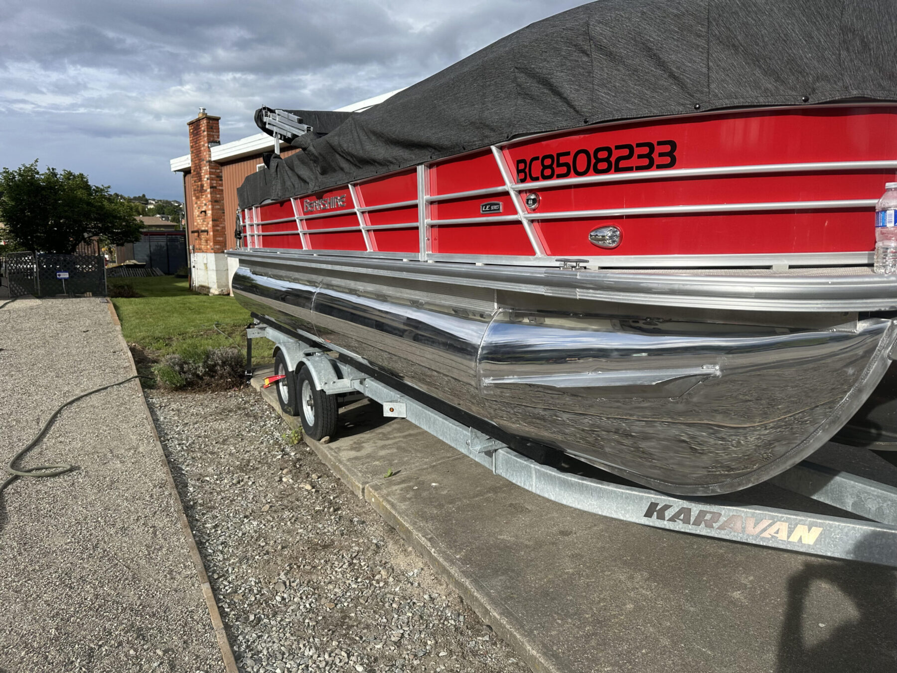 Aluminum pontoon polishing Kelowna